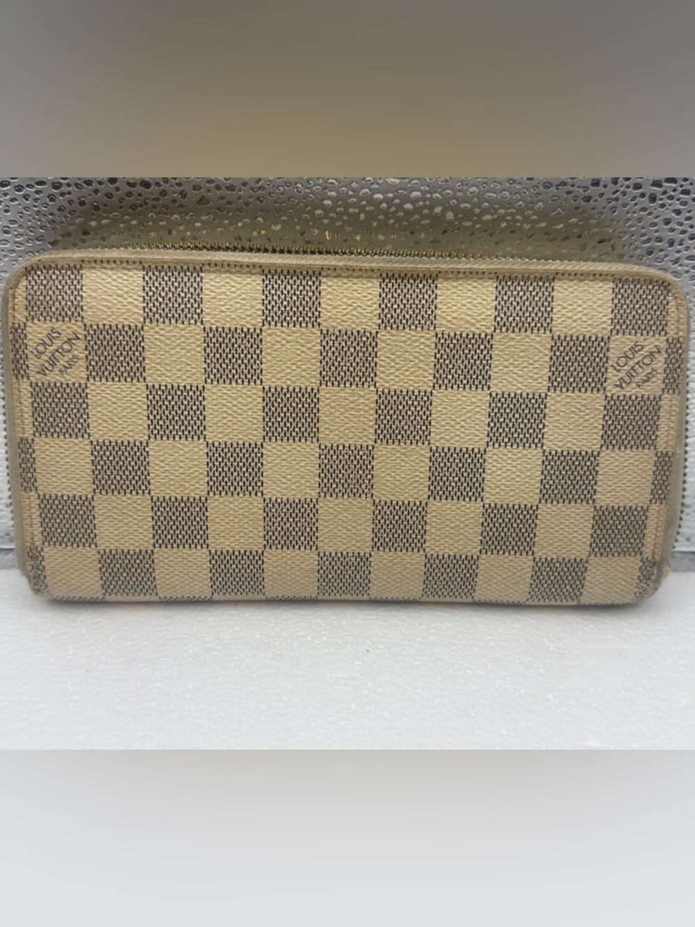 Louis Vuitton Daimer Zipper Wallet - Good Condition